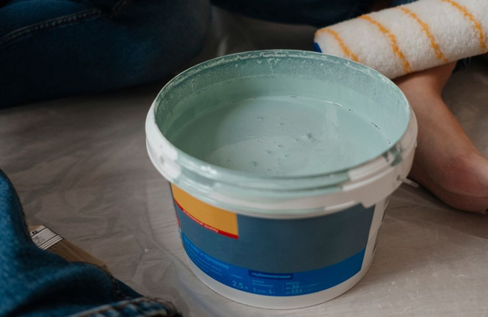 Plafond isoleren tegen geluid van bovenburen